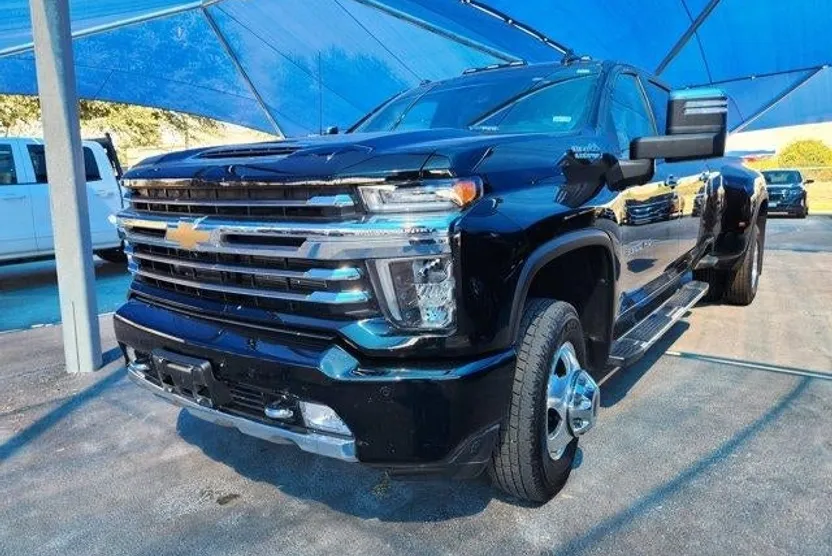 2023 Chevrolet Silverado 3500HD High Country photo 1