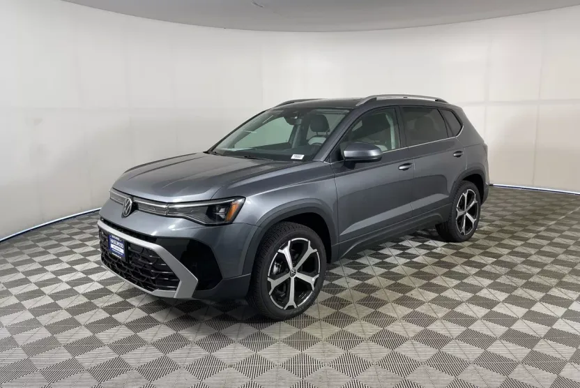 2025 Volkswagen Taos SEL photo 1