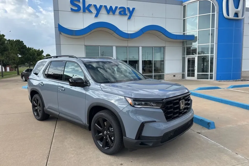2025 Honda Pilot Black Edition photo 1