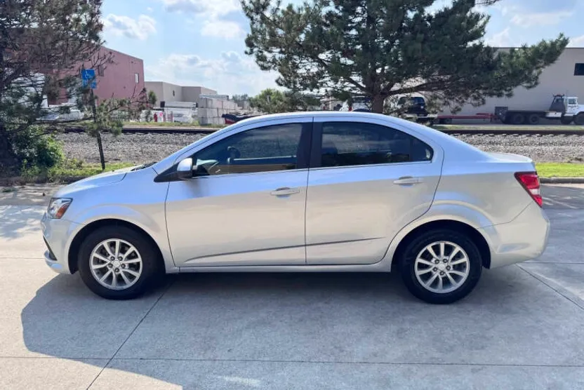 2020 Chevrolet Sonic LT photo 1