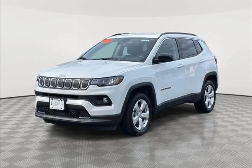 2022 Jeep Compass Latitude photo 1