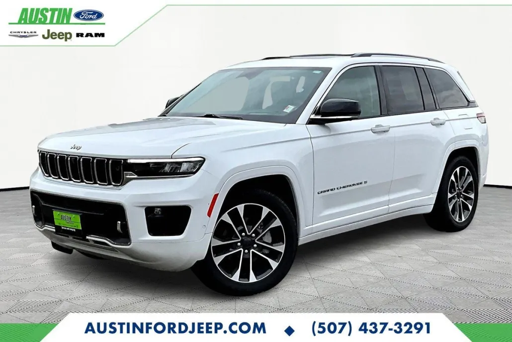2023 Jeep Grand Cherokee Overland photo 1
