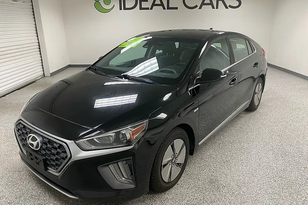 2020 Hyundai Ioniq SE photo 1