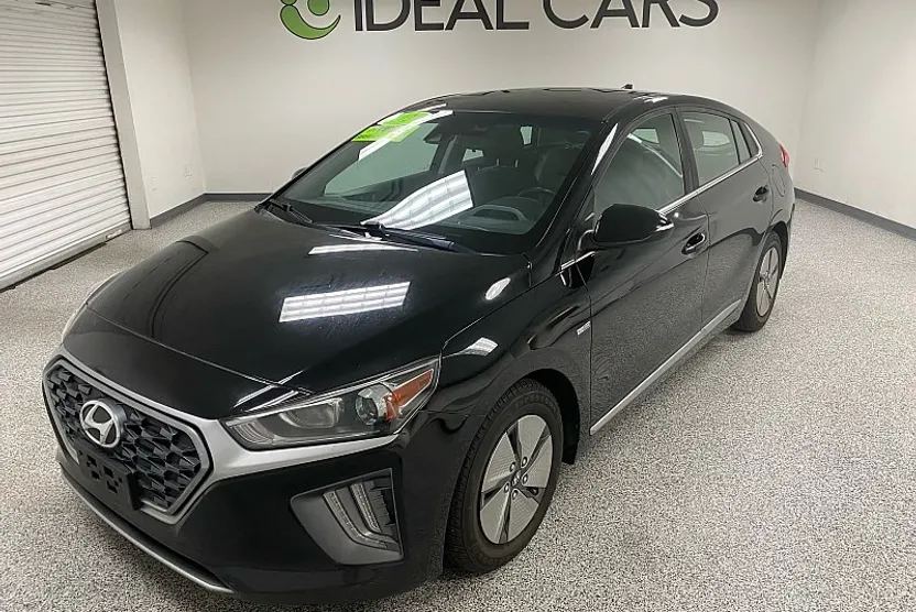2020 Hyundai Ioniq SE photo 1