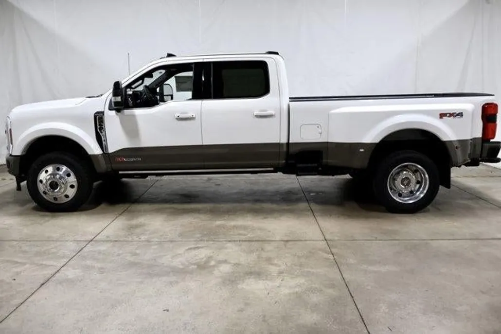 2026 Ford F-450 King Ranch photo 1