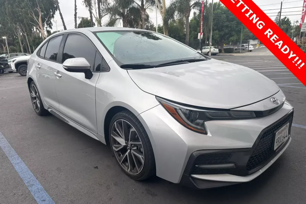 2021 Toyota Corolla SE photo 1