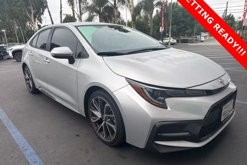 2021 Toyota Corolla SE photo 1
