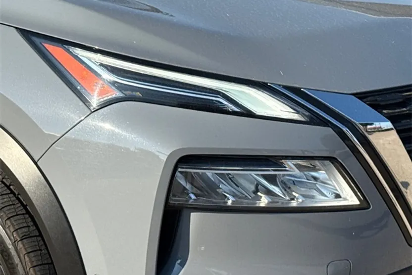 2022 Nissan Rogue Platinum photo 1