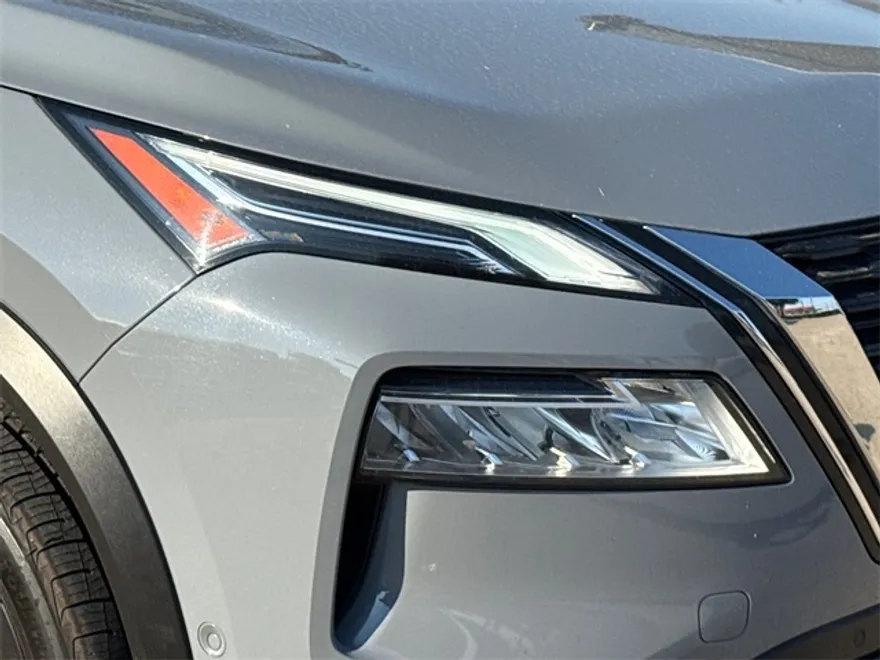 2022 Nissan Rogue Platinum photo 1