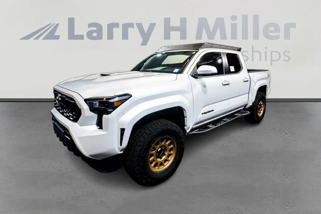 2025 Toyota Tacoma TRD Sport photo 1