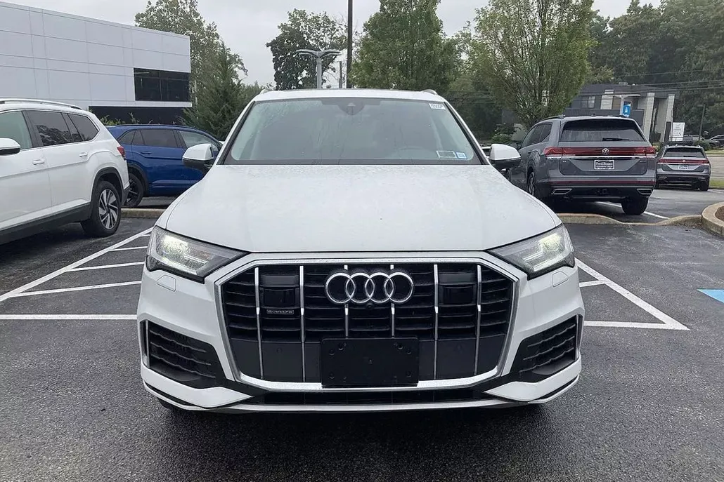 2022 Audi Q7 55 Premium Plus photo 1
