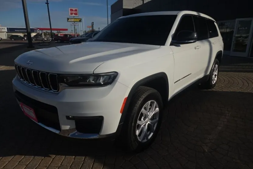 2022 Jeep Grand Cherokee Limited photo 1