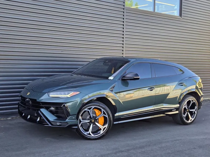 2024 Lamborghini Urus S photo 1