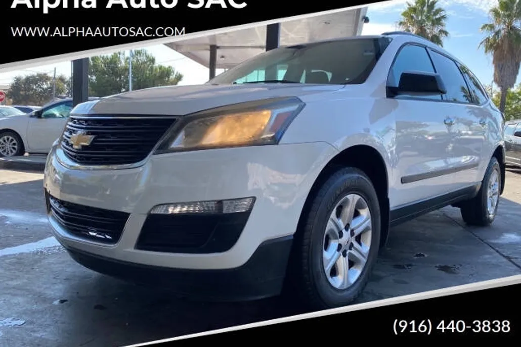 2017 Chevrolet Traverse LS photo 1