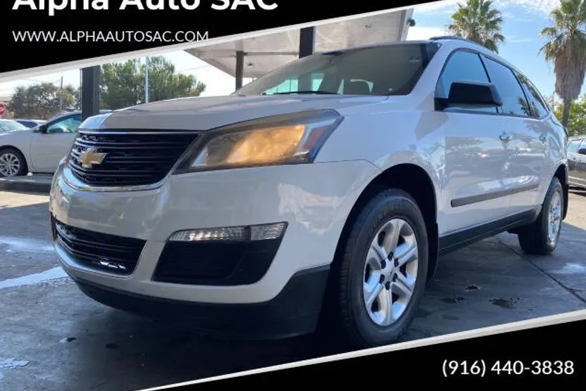 2017 Chevrolet Traverse LS photo 1