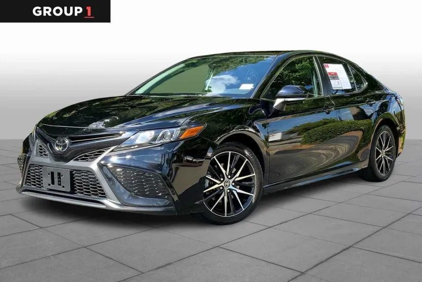 2023 Toyota Camry SE photo 1