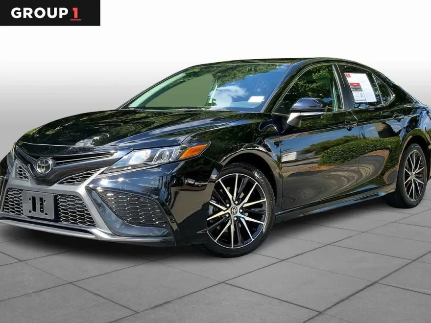 2023 Toyota Camry SE photo 1