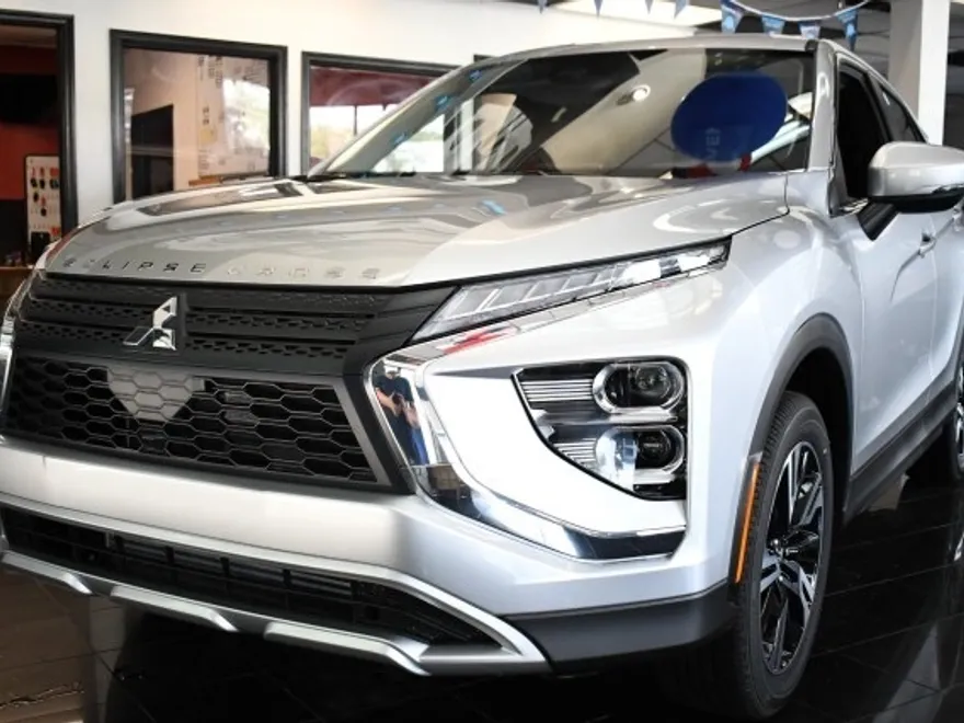 2025 Mitsubishi Eclipse Cross SE photo 1