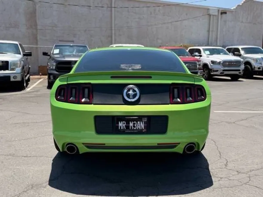 2013 Ford Mustang V6 Premium photo 1
