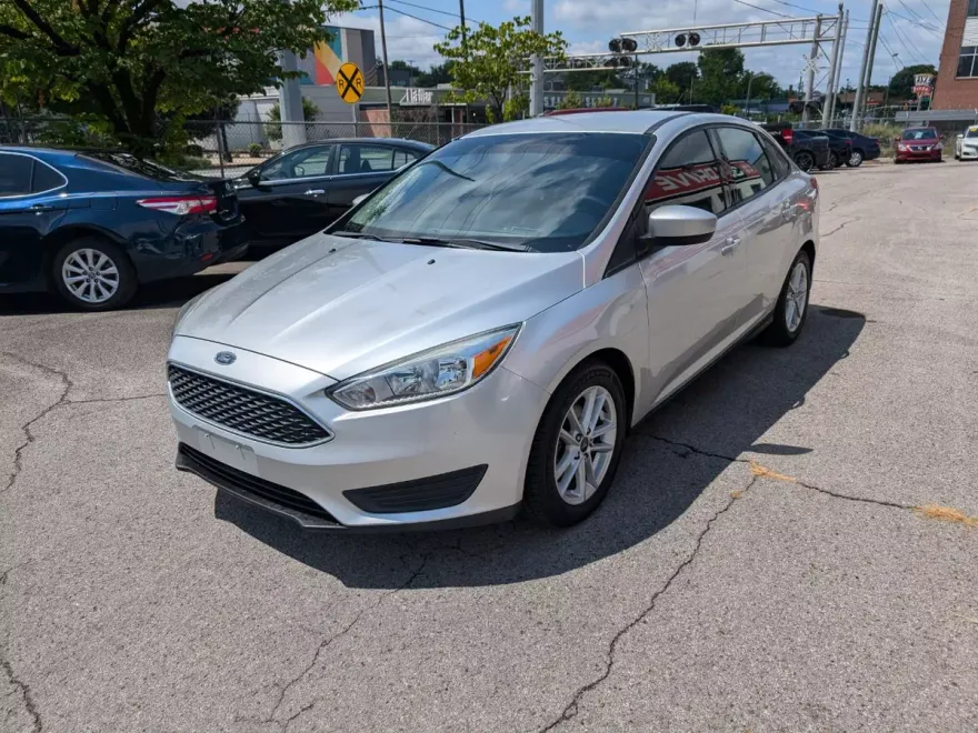 2018 Ford Focus Sedan photo 1