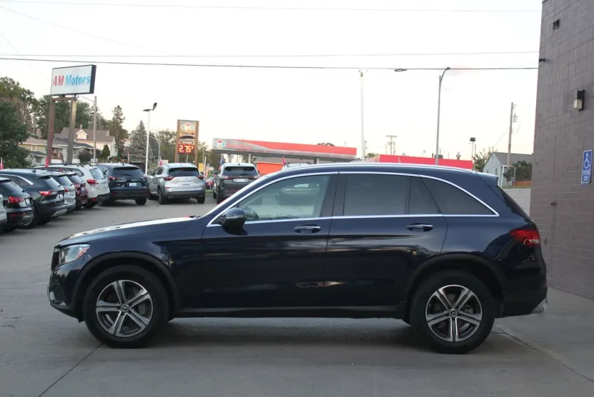 2019 Mercedes Benz GLC 300 4MATIC photo 1