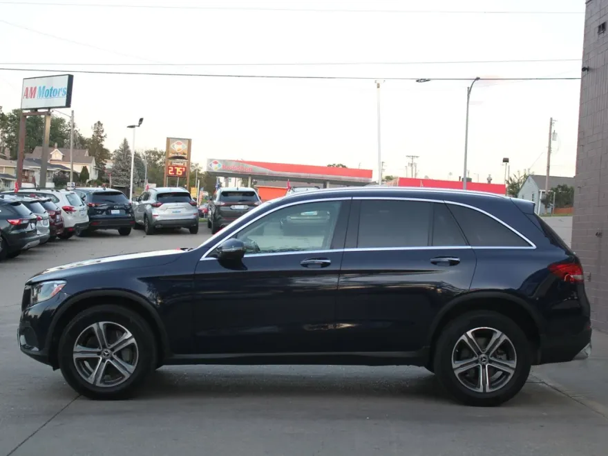 2019 Mercedes Benz GLC 300 4MATIC photo 1