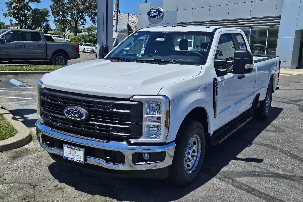 2024 Ford F-250 photo 1