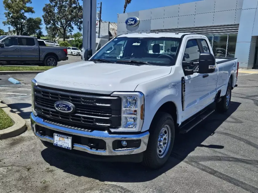 2024 Ford F-250 photo 1