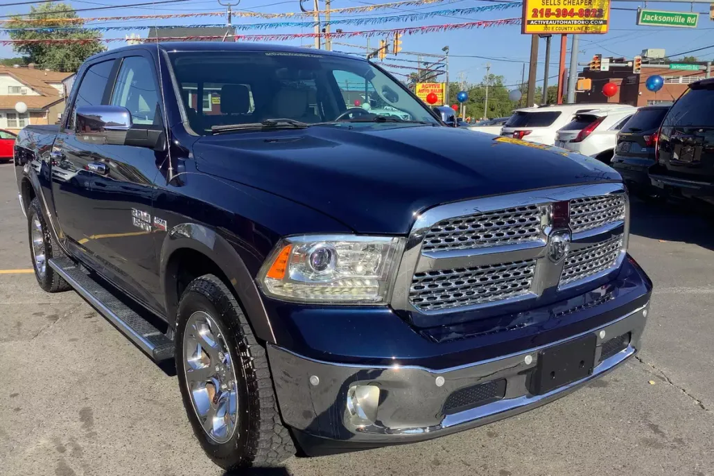 2017 Ram 1500 Laramie photo 1