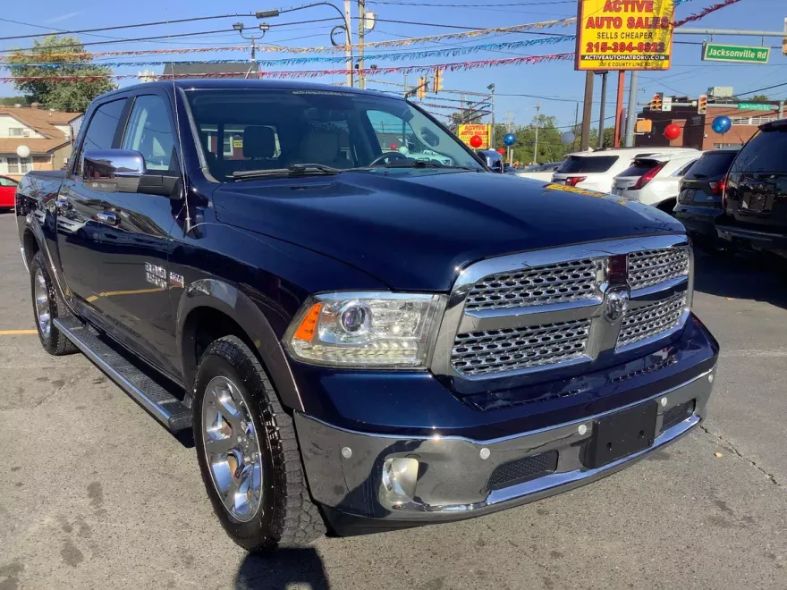2017 Ram 1500 Laramie photo 1