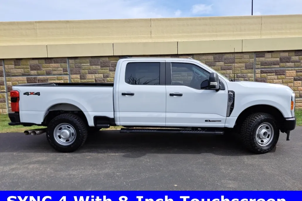 2023 Ford F-350 photo 1
