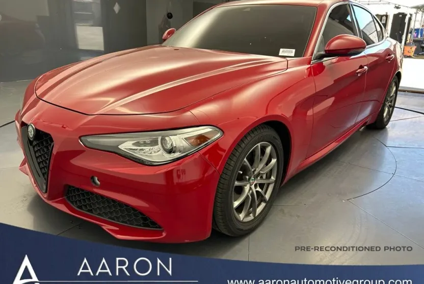 2020 Alfa Romeo Giulia photo 1