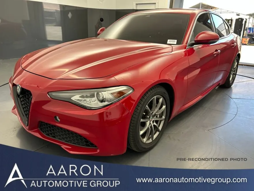 2020 Alfa Romeo Giulia photo 1