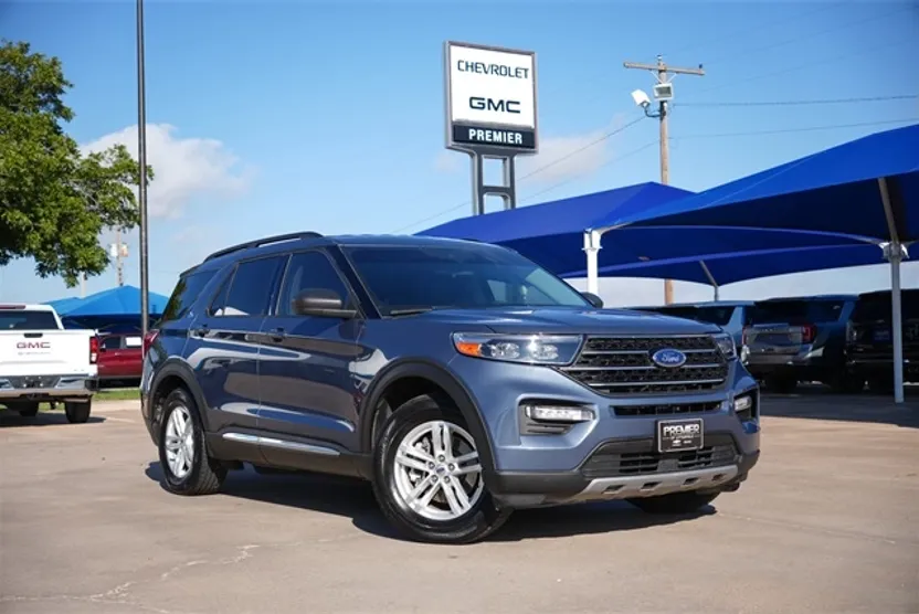 2021 Ford Explorer XLT photo 1