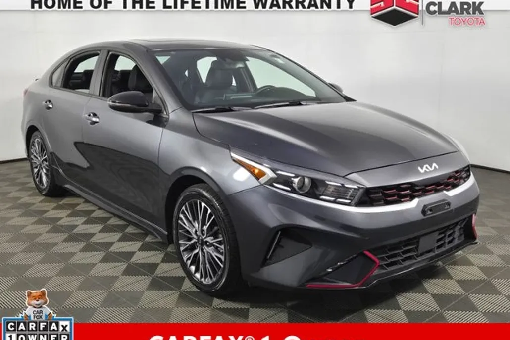 2022 Kia Forte GT-Line photo 1