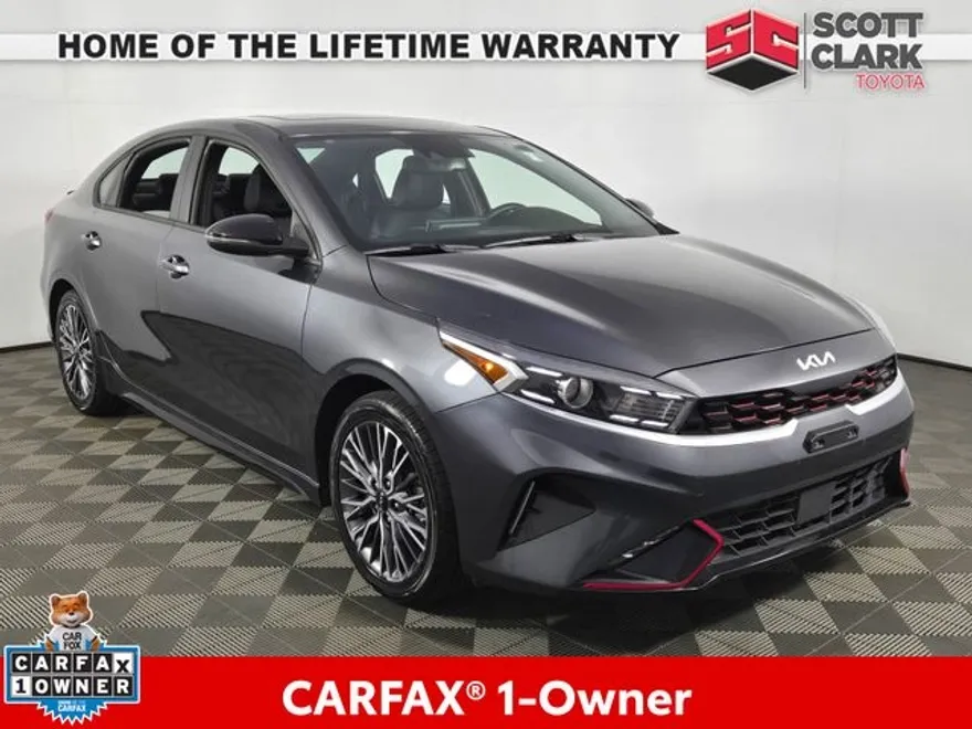 2022 Kia Forte GT-Line photo 1