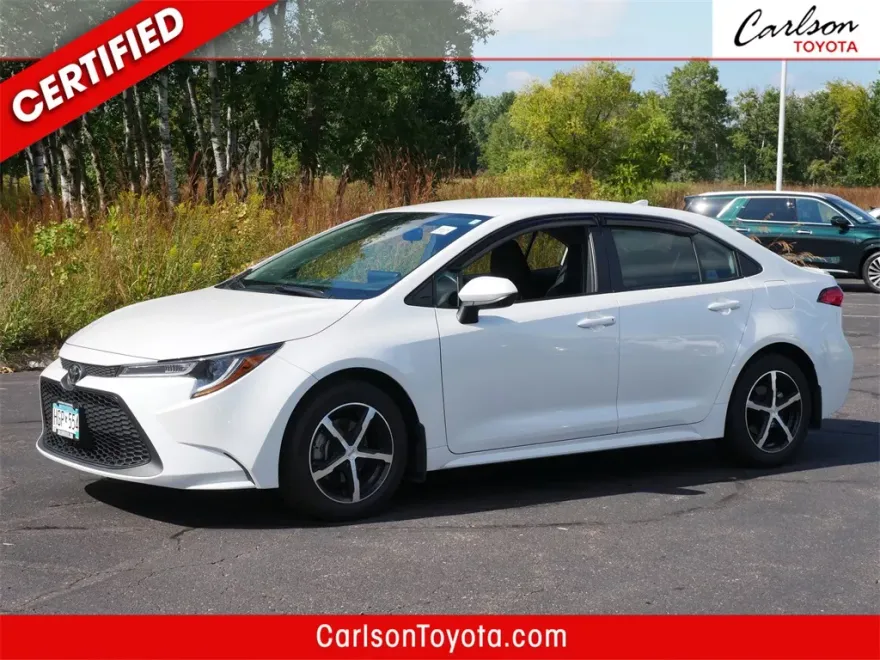 2022 Toyota Corolla LE photo 1