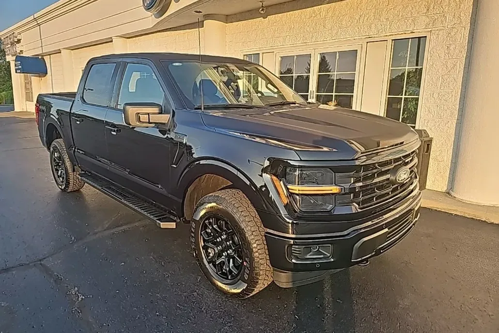 2025 Ford F-150 XLT photo 1