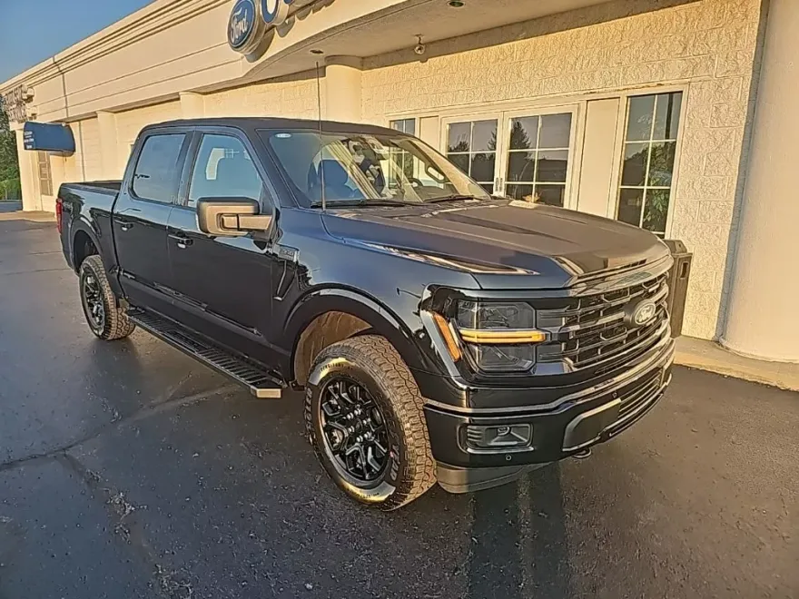 2025 Ford F-150 XLT photo 1