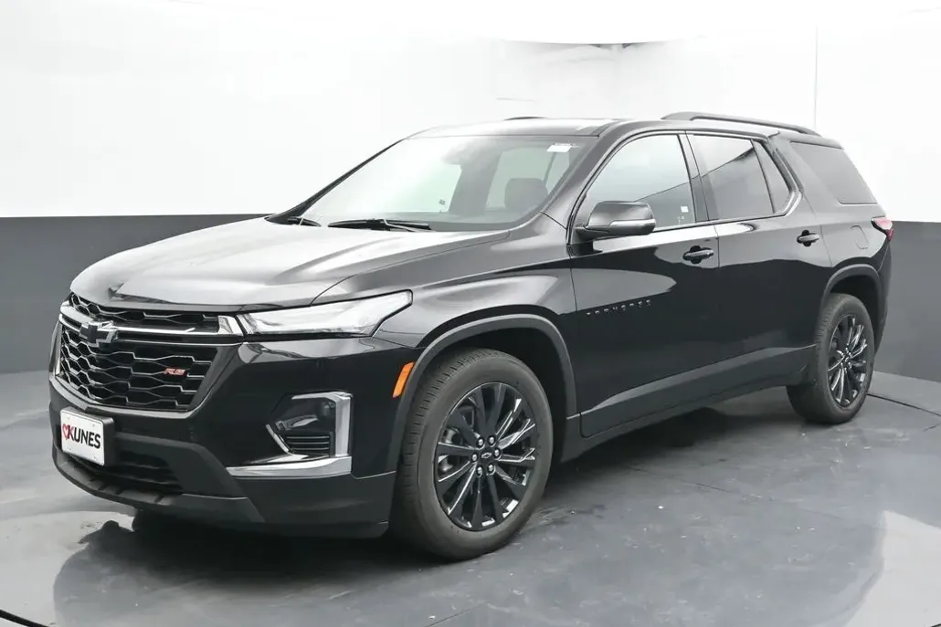 2023 Chevrolet Traverse RS photo 1