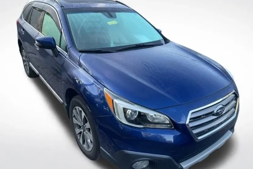 2017 Subaru Outback 2.5i Touring photo 1