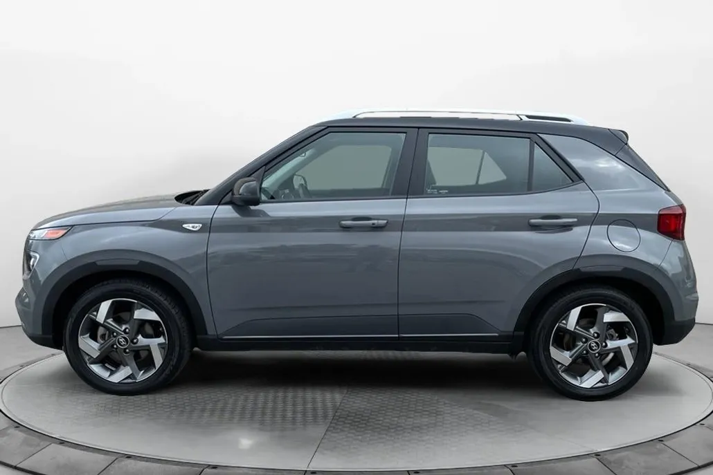 2022 Hyundai Venue SEL Limited photo 1