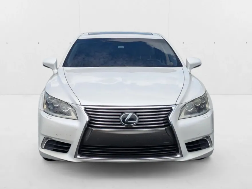 2013 Lexus LS 460 Luxury photo 1