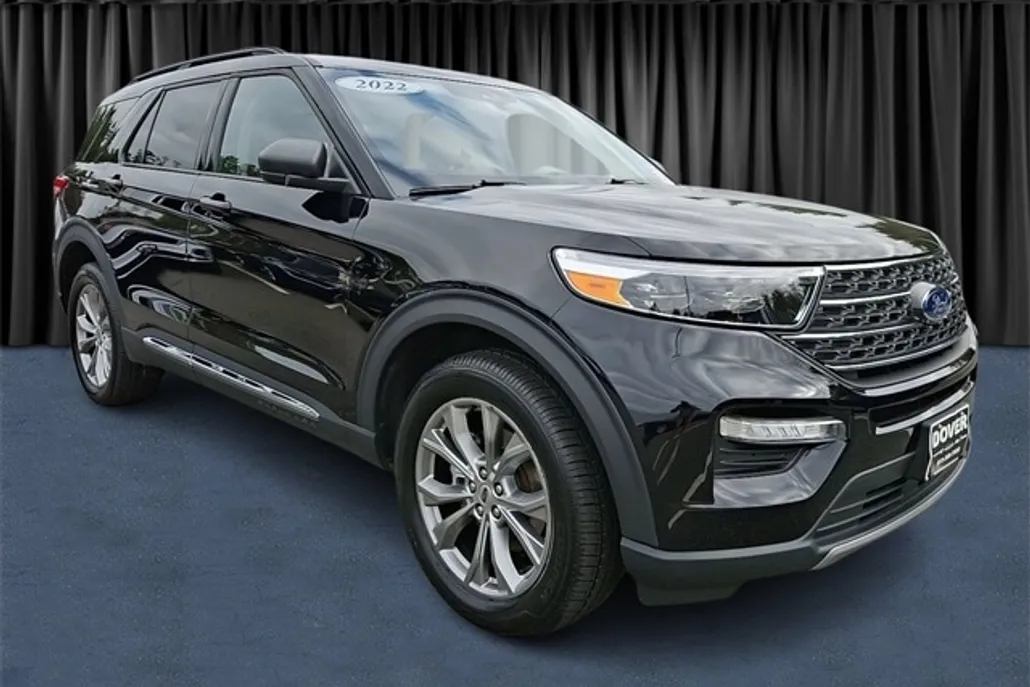 2022 Ford Explorer XLT photo 1