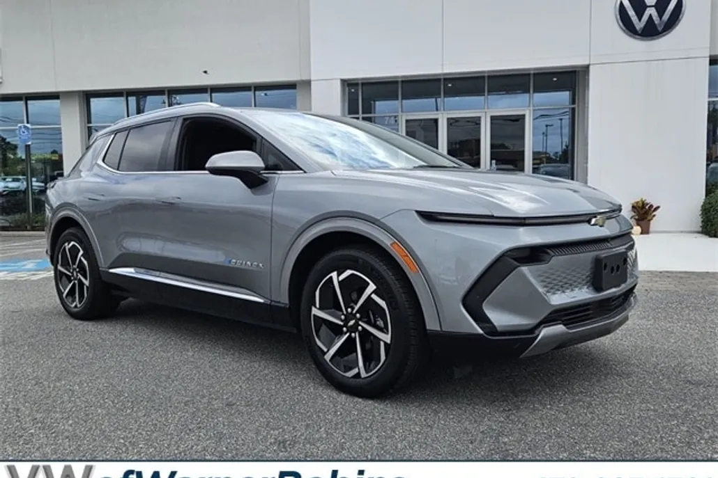 2024 Chevrolet Equinox EV 2LT photo 1