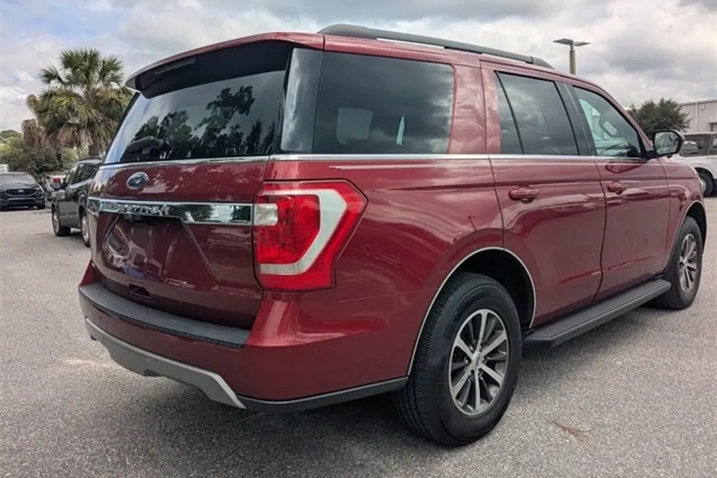 2019 Ford Expedition XLT photo 1
