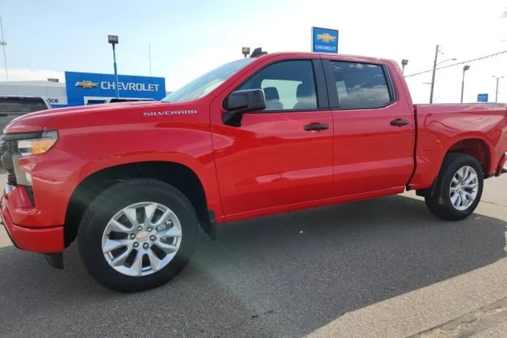 2024 Chevrolet Silverado 1500 Custom photo 1