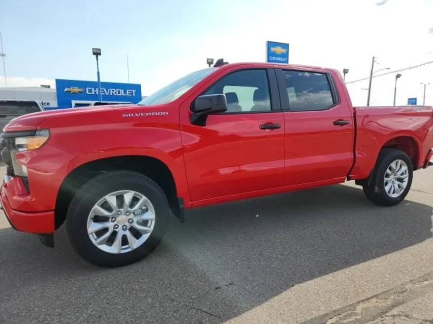 2024 Chevrolet Silverado 1500 Custom photo 1