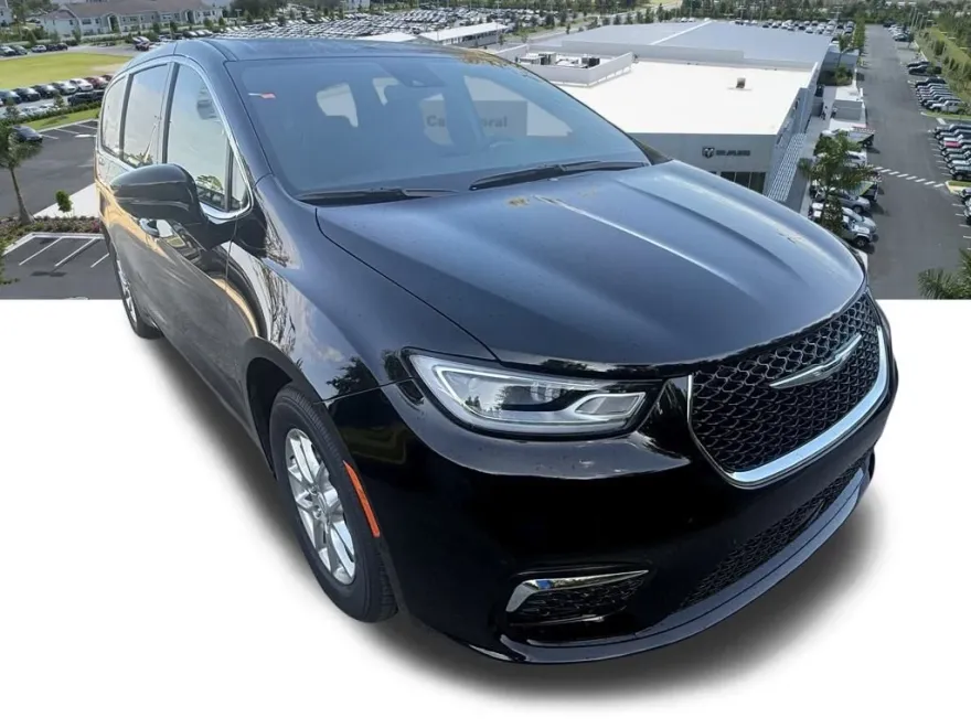 2026 Chrysler Pacifica photo 1