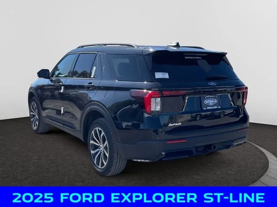 2025 Ford Explorer ST-Line photo 1